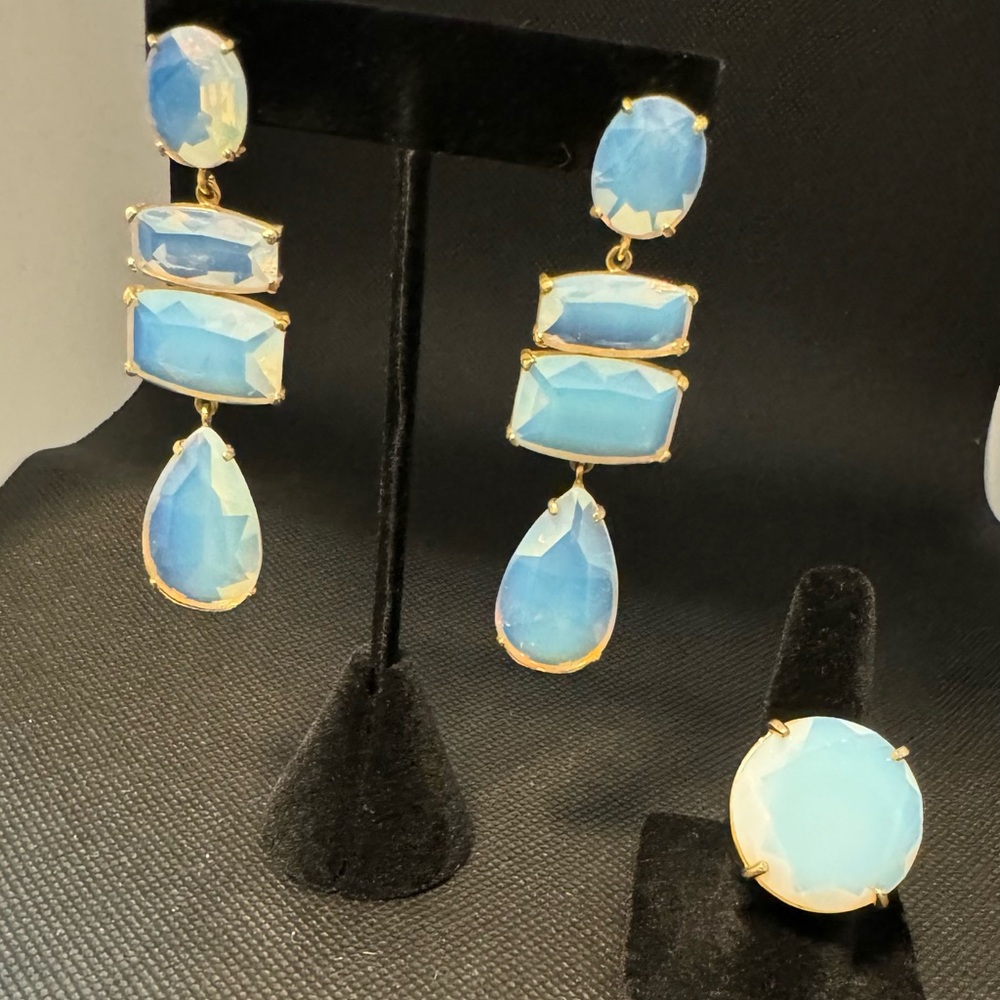 Set of earrings & ring! 18k gold plated & iridescent stone.